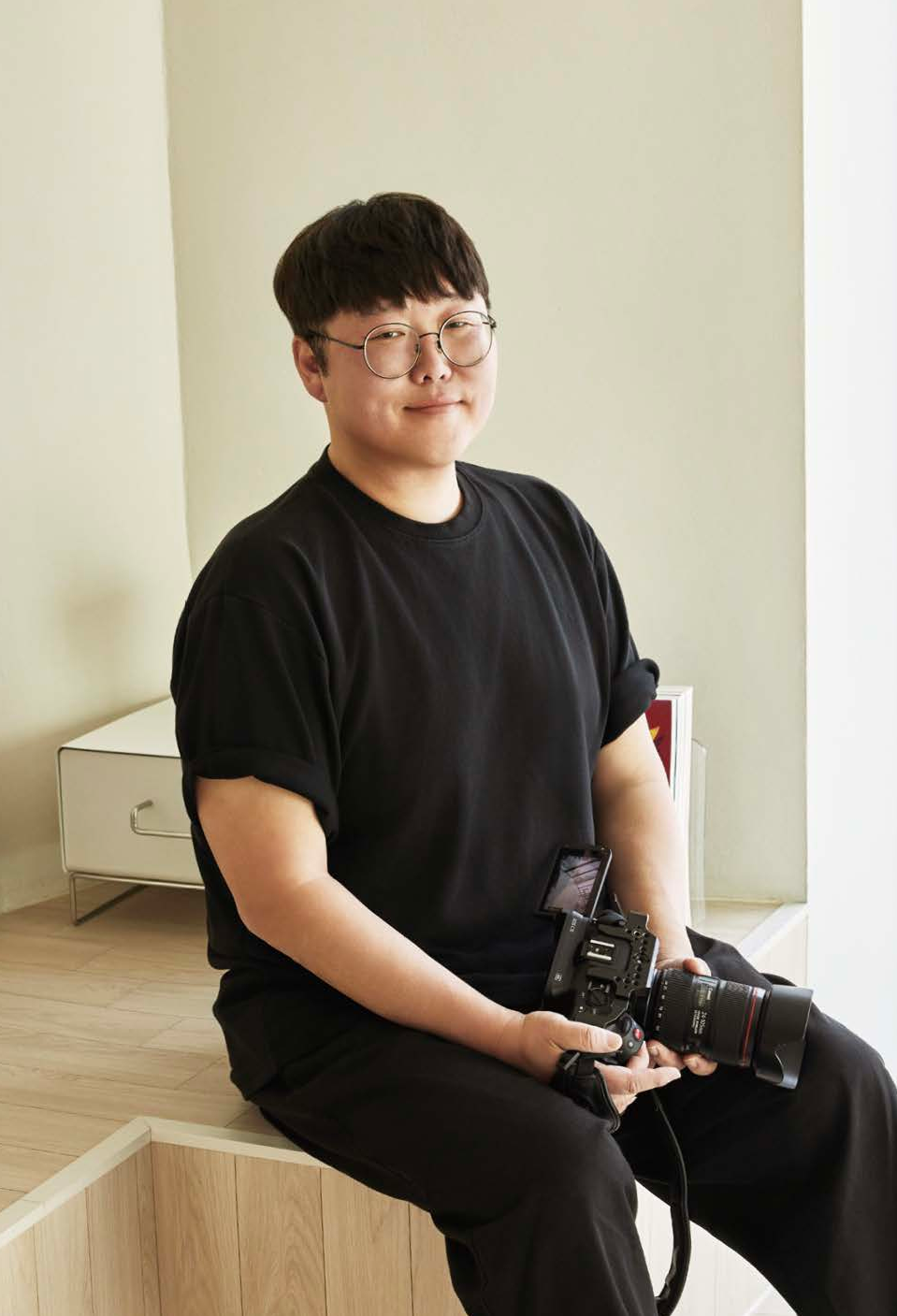연출을 비운 자리에 채워진 ‘진정성의 기술’ 이미지